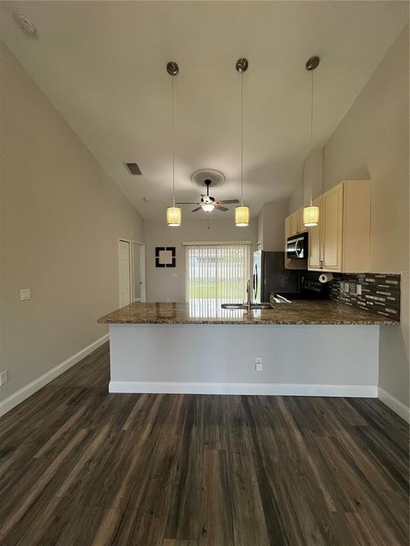 Building Photo - 34 Wood Amber Ln