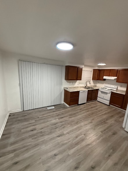 Building Photo - 7300 SW 130th Ave