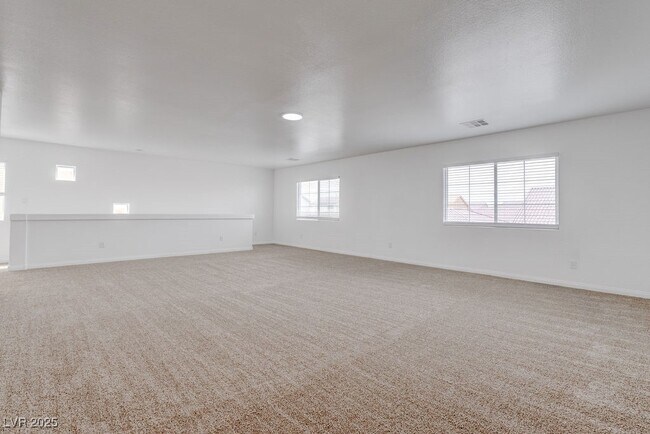 Building Photo - 6027 Gordon Creek Ave