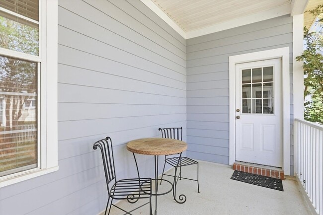 Building Photo - 3253 Stanhope Dr