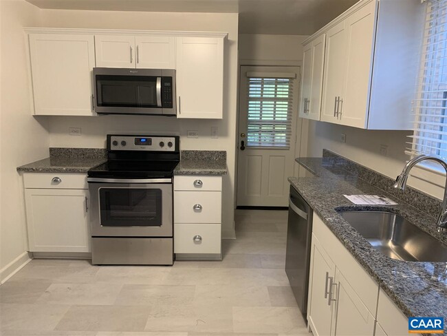 Building Photo - 1613 Del Mar Dr