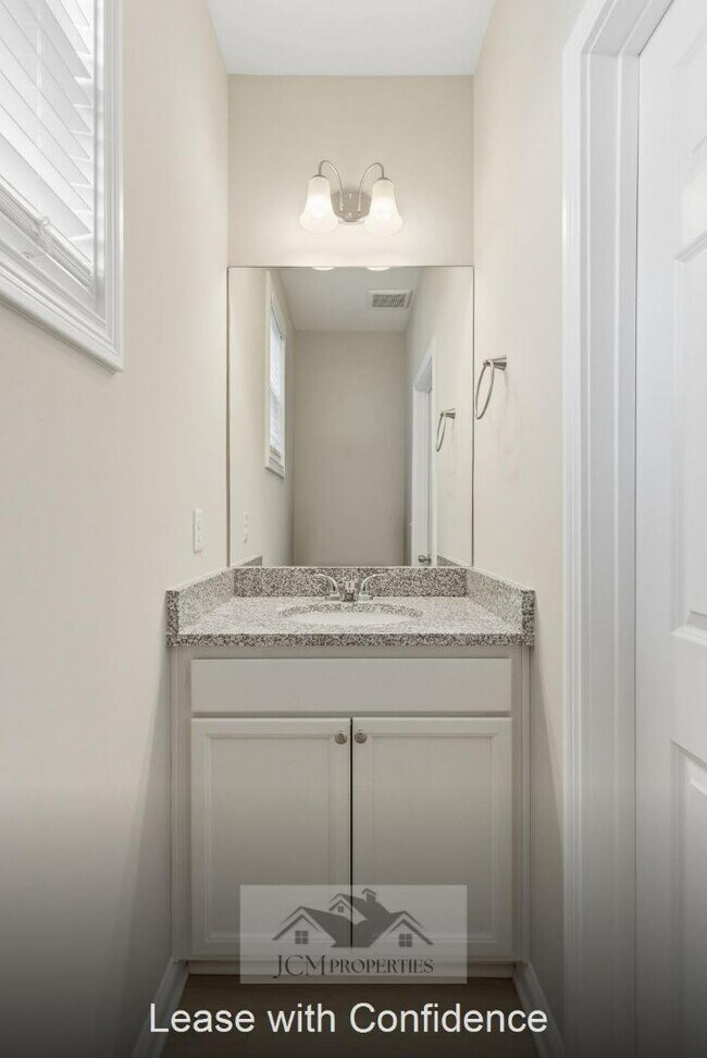 Building Photo - 113 Lambert Fld