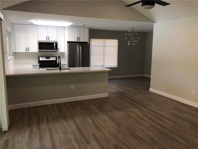 Building Photo - 4800 Pewter Ln