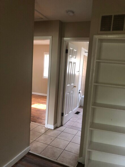 Building Photo - 3702 Ivanhoe Ave