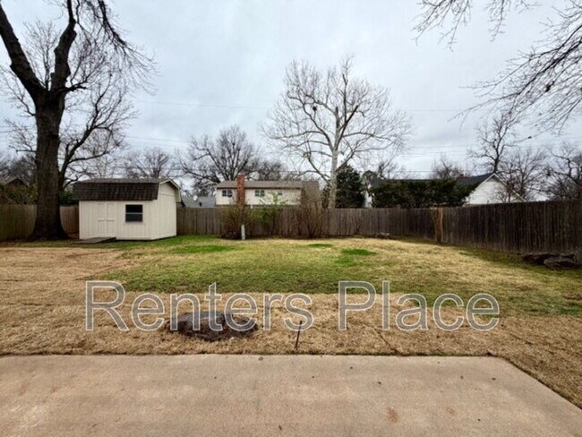 Building Photo - 5312 S Yorktown Ave