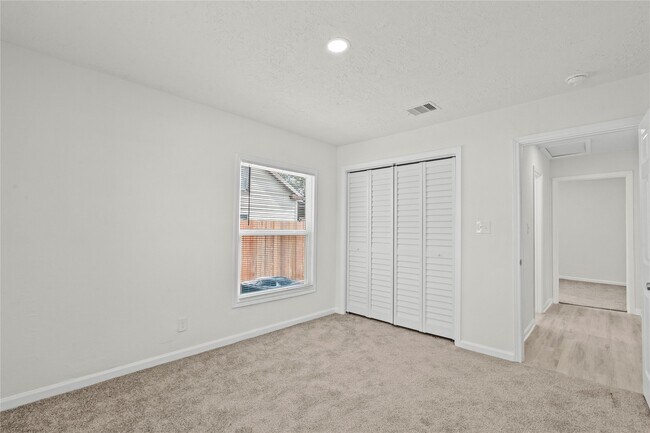 Building Photo - 2105 2nd St