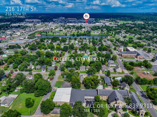 Building Photo - 216 17th St