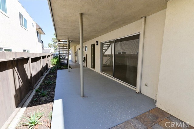 Building Photo - 207 W Mariposa