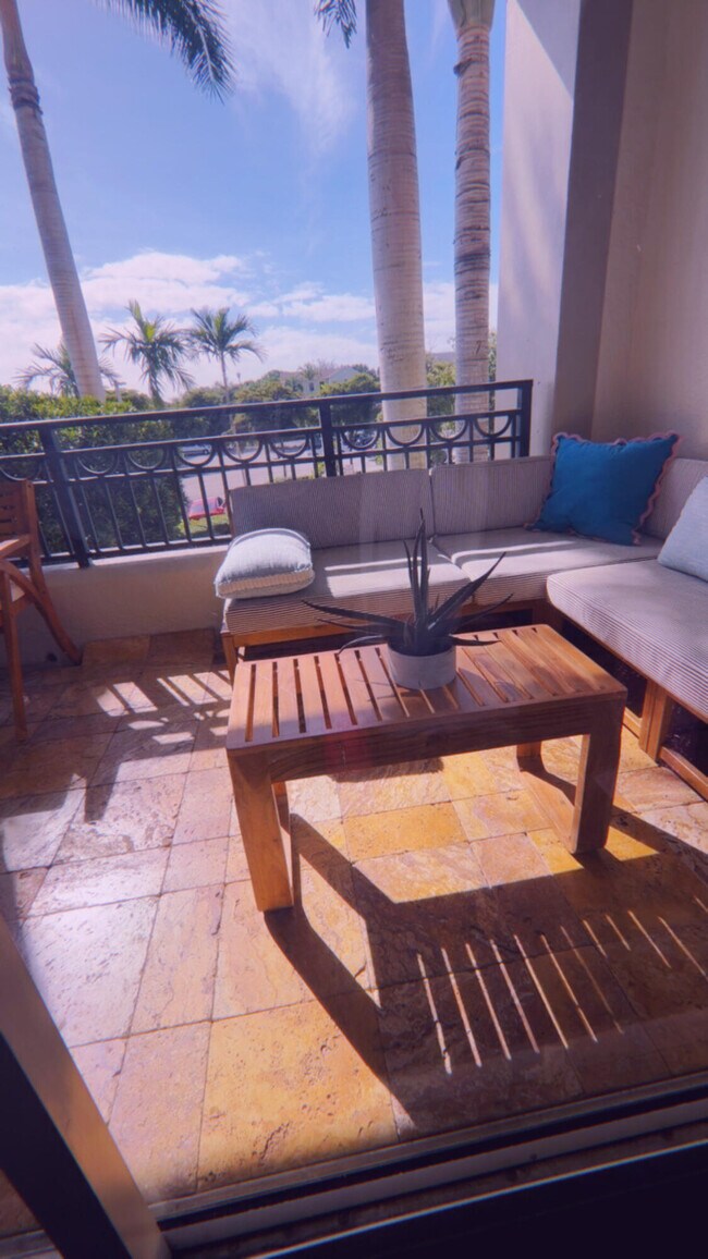 Building Photo - 550 Okeechobee Blvd