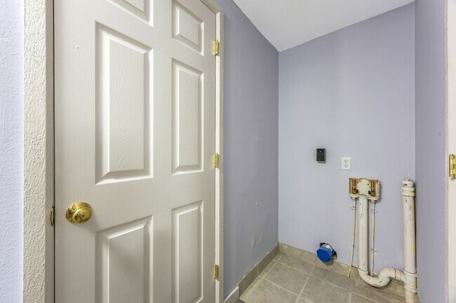 Building Photo - Adorable Newly Renovated 3/2 on Amelia Isl...