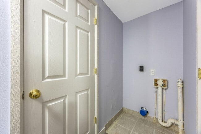 Building Photo - Renovated 3/2 on Amelia Island’s South End + HUGE Garage