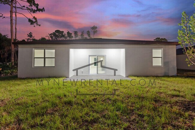 Building Photo - ONE MONTH FREE RENT! Modern, energy effici...