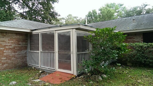 Building Photo - 9122 Western Dr
