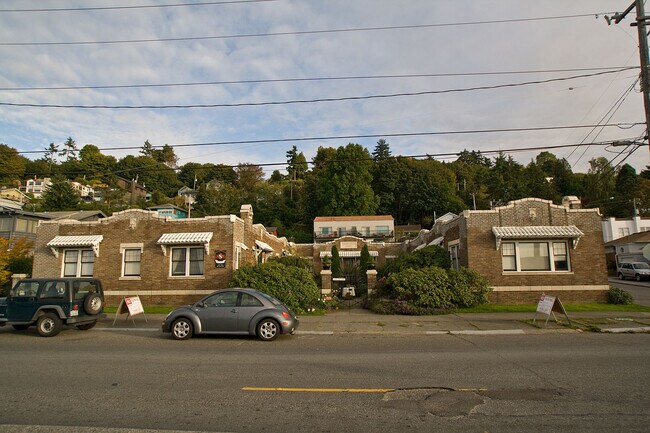 Building Photo - 2252 Alki Ave SW