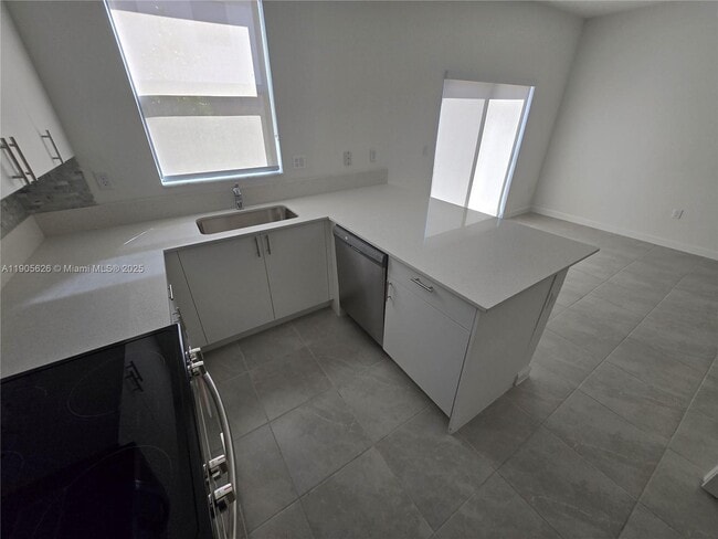 Building Photo - 12884 SW 232nd Ln