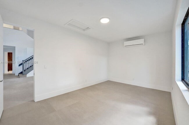 Building Photo - 4100 E Gardenia Ave