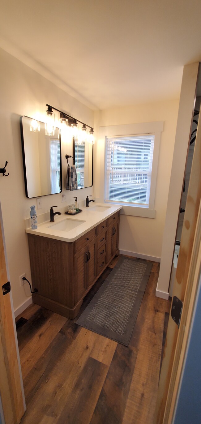 Main bathroom - 30539 MN-78