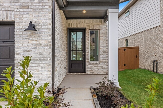 Building Photo - 7223 Blue Gentiana Ln