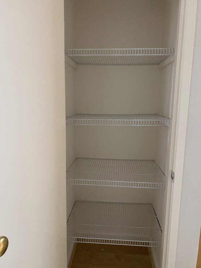 Building Photo - 4971 Ponderosa Ter