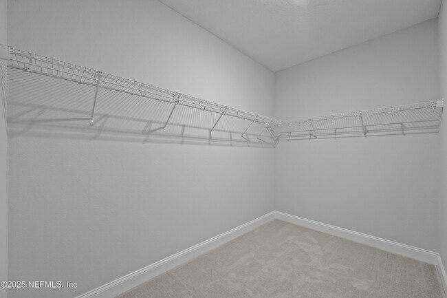 Building Photo - 27 Oak Pk Dr