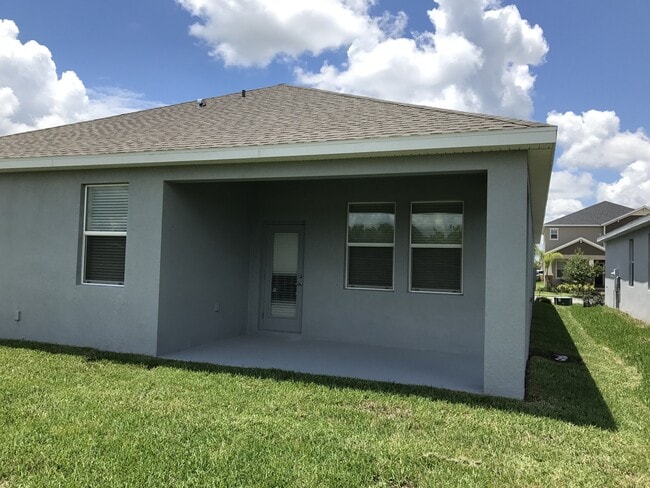 Building Photo - Just Listed! Newer 4/3 Home at The Oaks in...