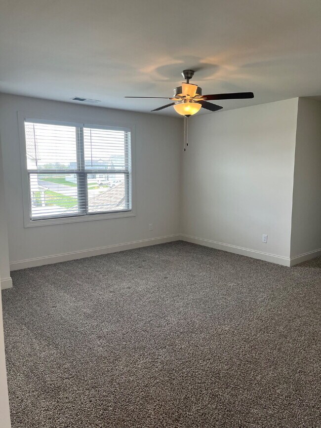 Building Photo - "Spacious 4-Bedroom Retreat with 3.5 Baths in Charming Mt. Juliet!"