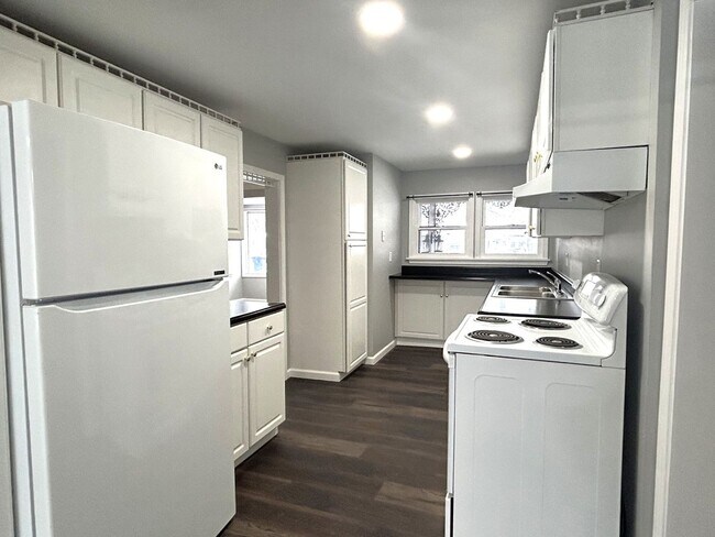 Building Photo - 2941 S 10th St