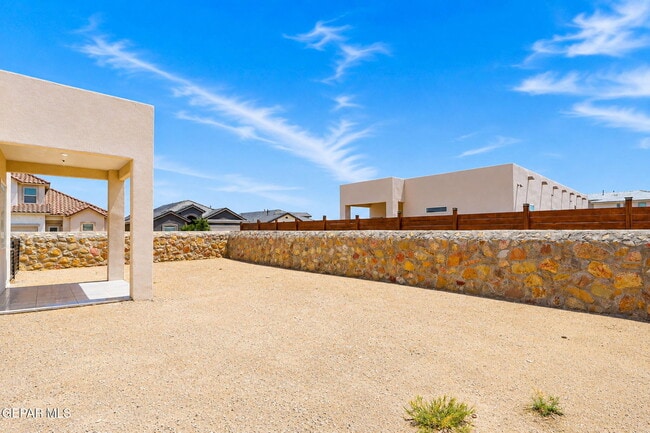 Building Photo - 13868 Paseo de Loma Ct