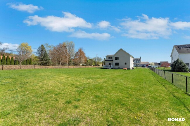 Building Photo - Spacious 4BR House in Hudson