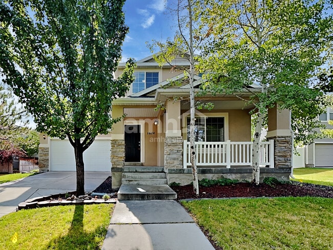 Building Photo - 1674 Dean Ave