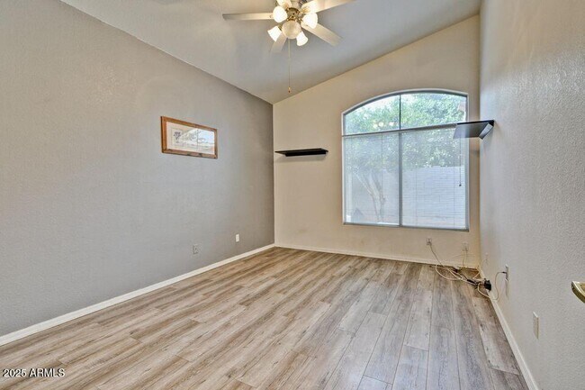 Building Photo - 3438 E Rockwood Dr
