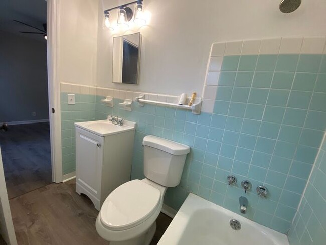 Building Photo - FULLY REMODELED West End Condo! Convenient...