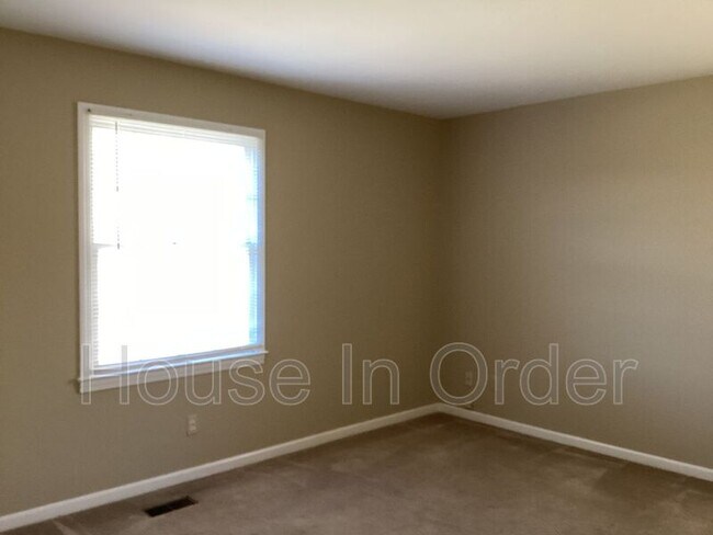 Building Photo - 112 Crooked Creek Rd