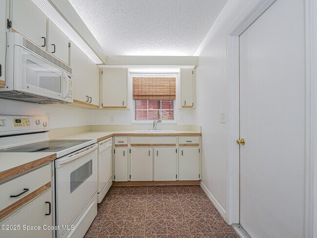 Building Photo - 2103 31st Ave