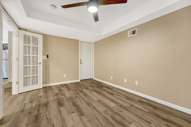 Building Photo - 1 bedroom, 1 bathroom Apartment