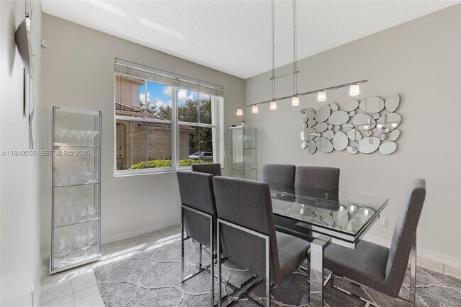 Building Photo - 630 Vista Meadows Dr