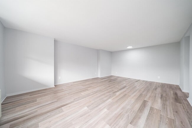 Building Photo - 6040 JFK Blvd E