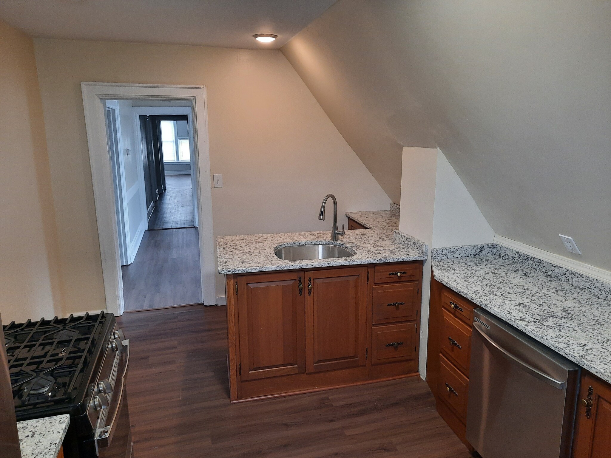 Kitchen 1A - 257 W Utica St