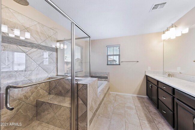 Building Photo - 4634 E Tierra Buena Ln