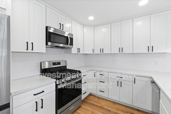 Building Photo - 4026 Charles St