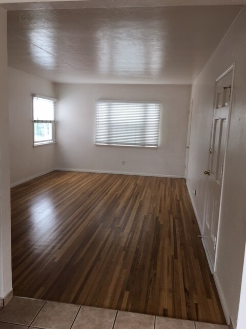 Building Photo - Charming Light-Filled 2BR in North of Adams Ave in University Heights – Available May 10th