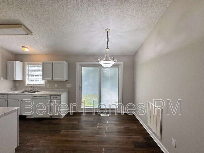 Building Photo - 5949 Presentation St