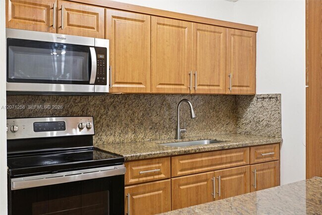 Building Photo - 810 SW 129th Pl