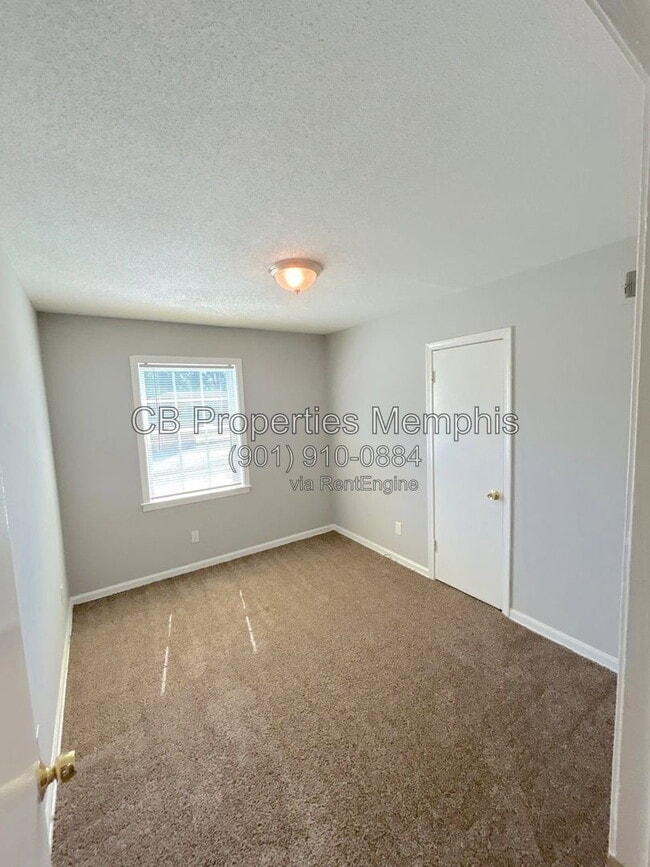 Building Photo - 4811 Bradford Dr