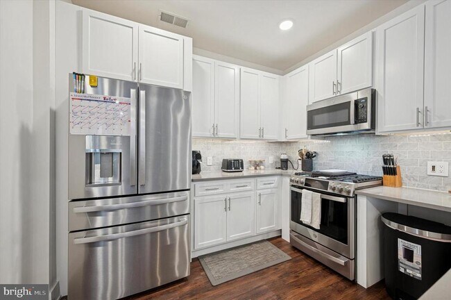 Building Photo - 1148 N 2nd St