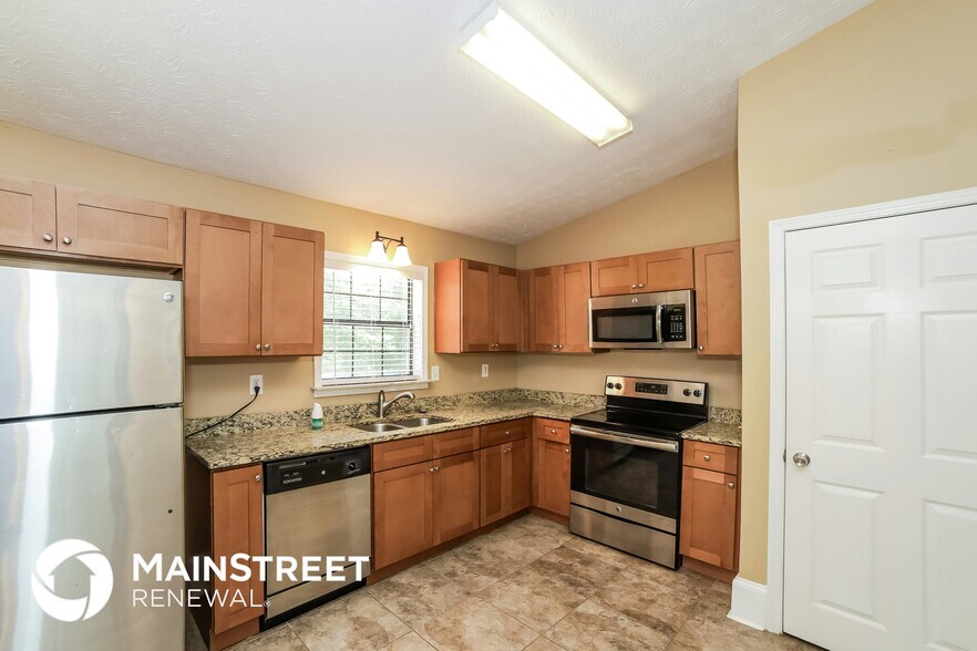 Building Photo - 1255 Bishop's Ln