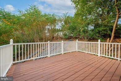 Building Photo - 434 W 5th Ave