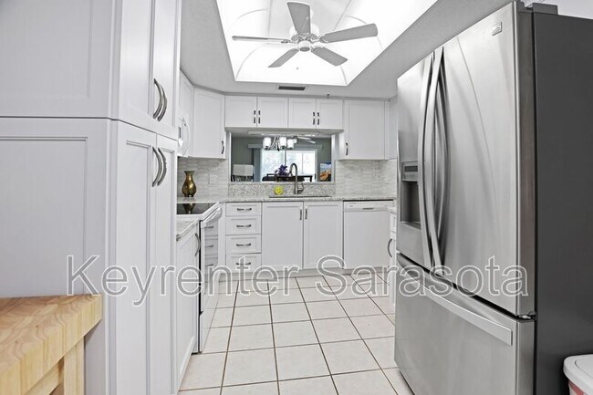 Building Photo - 6505 Stone River Rd