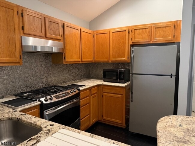 Building Photo - 511 Chatfield Dr