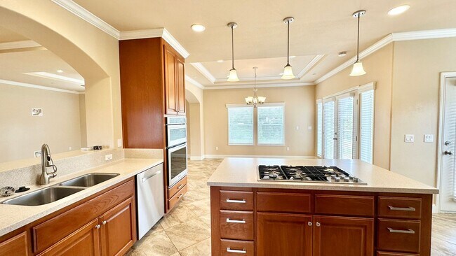 Building Photo - Stunning Single-Story with Spacious Deck, Panoramic Views, on Gated/Fenced Property!